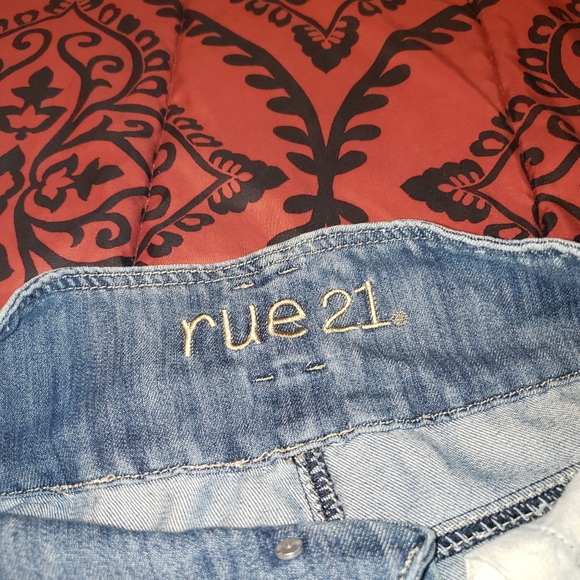 High rise shorts - Picture 3 of 4